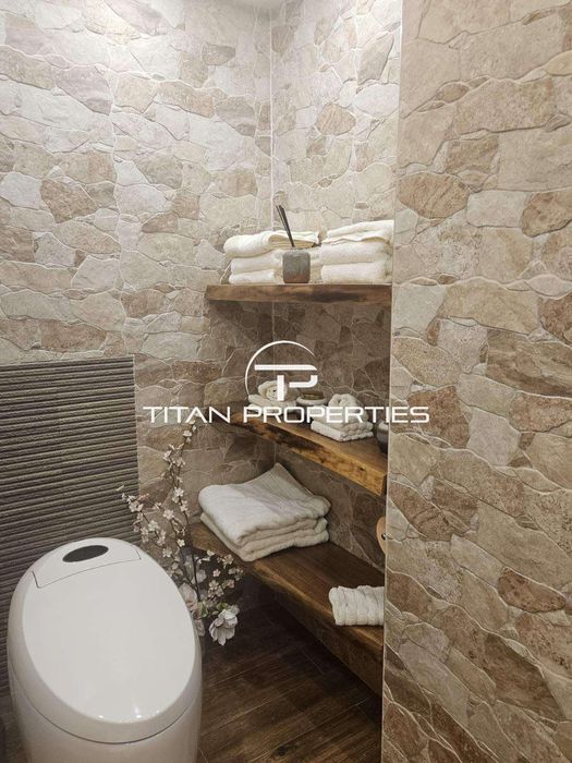 Дава се под наем Тристаен апартамент в Варна, Център - 105 кв.м за 1445.85 € - Снимка #10