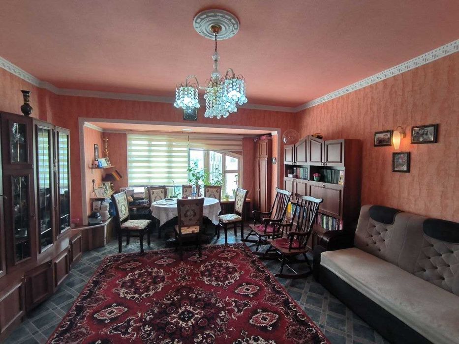 Продается на Карасу-3 3 комнатная квартира. Sotiladi 3 xonali kvartira