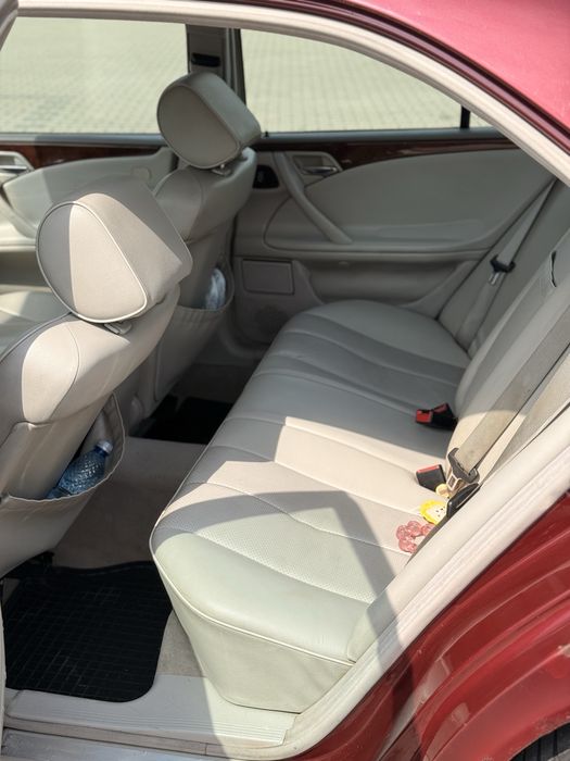 Mercedes-benz  e220