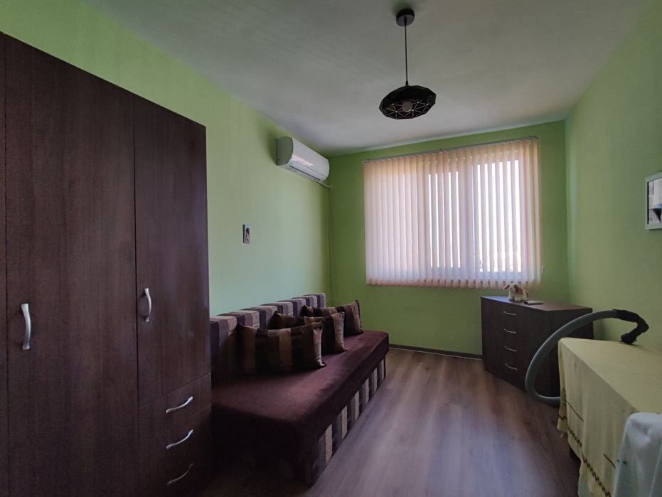 Продава се Етаж от къща в Генерал Тошево - 240 кв.м за 202 €/кв.м - Снимка #13