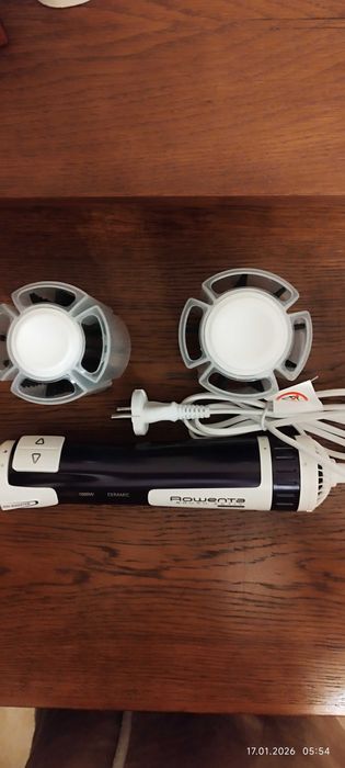 Продавам въртяща се четка за коса Rowenta