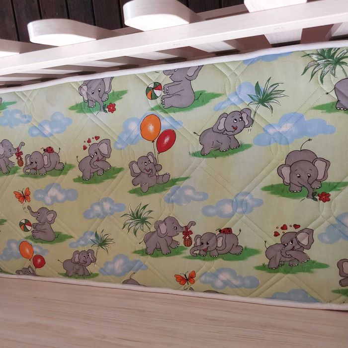 Дървено детско легло