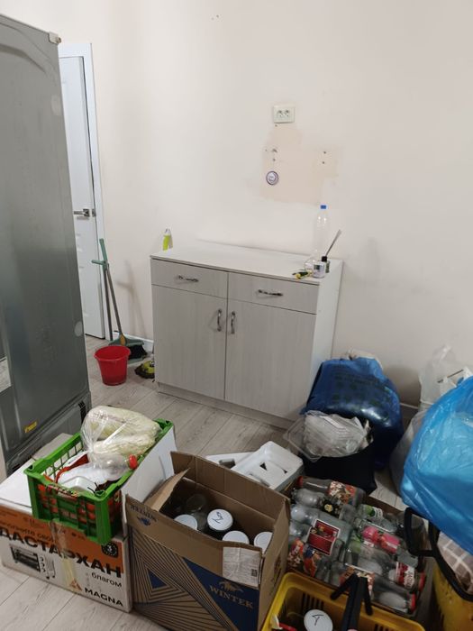 Продам шкафы тумбы