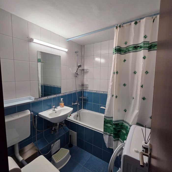Închiriez apartament 3 camere Iancului