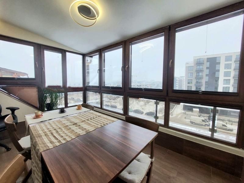 Дава се под наем Тристаен апартамент в София, Витоша - 77 кв.м за 760 € - Снимка #1