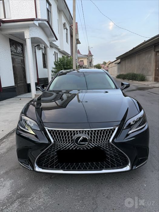 Lexus LS 350  idial holatda