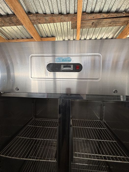 Промышленный холодильник 1200л