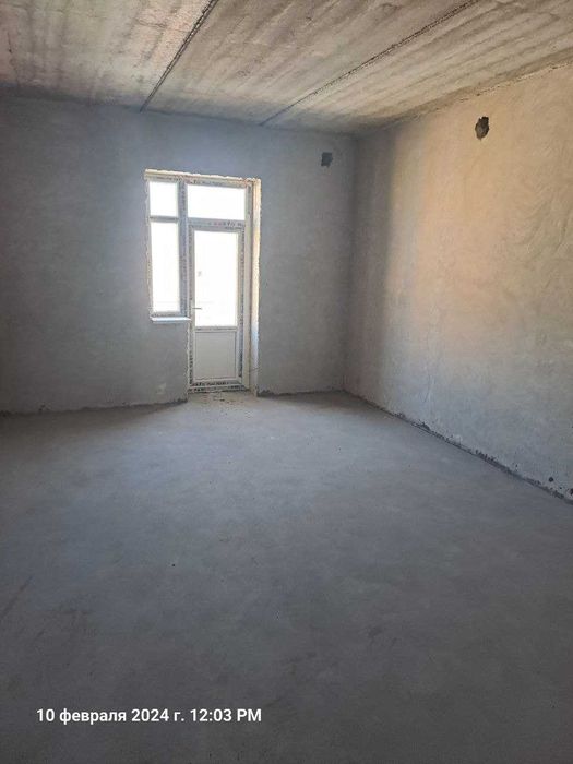 UY SOTILADI Temir Yo'l Bolnisa oldida