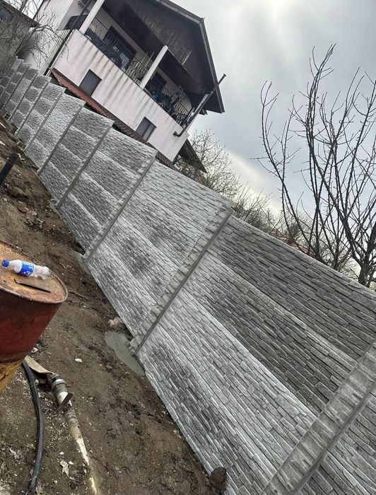 Executam garduri din plăci de beton