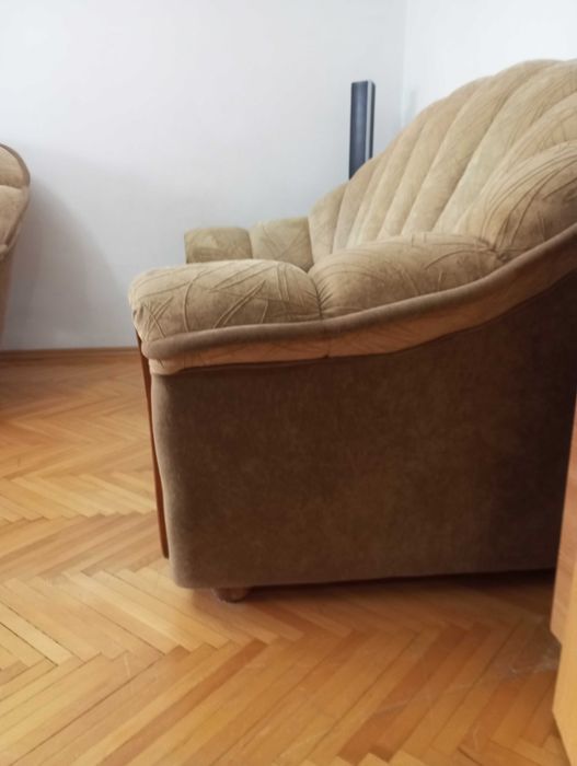 Vând canapea extensibila cu 2 fotolii