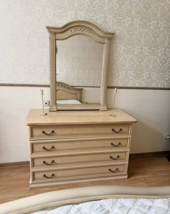 Спальный гарнитур (возможно доставка )