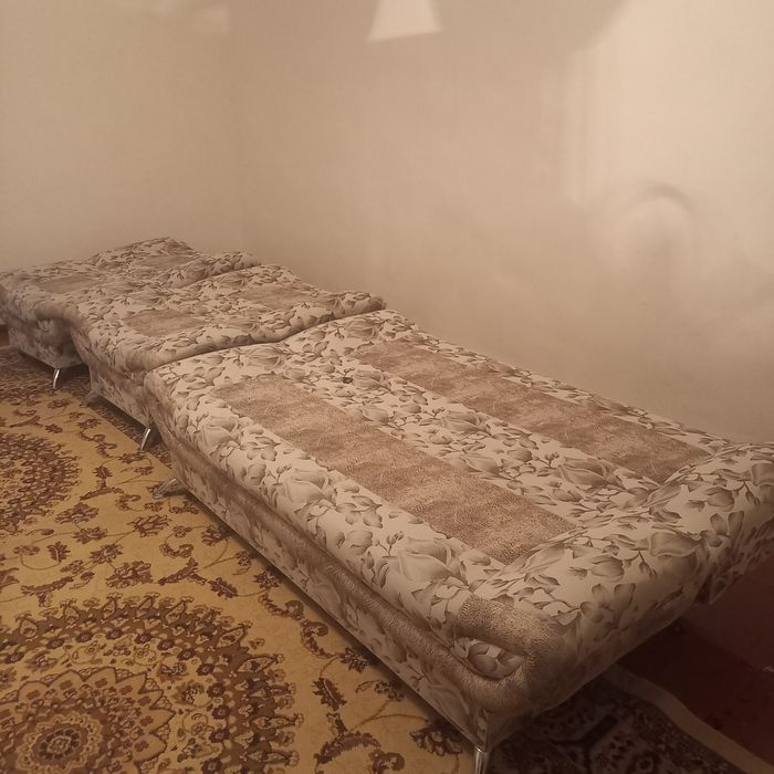 Продаётся диван и кресла