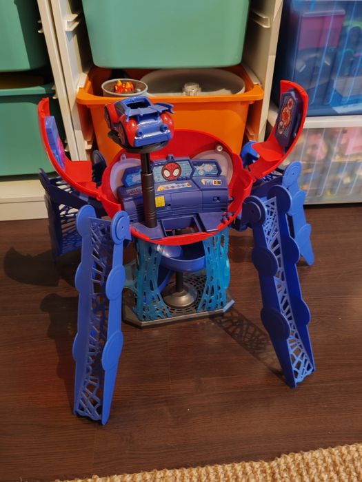 Spidey And His Amazing Friends, turnul lui Spider man.