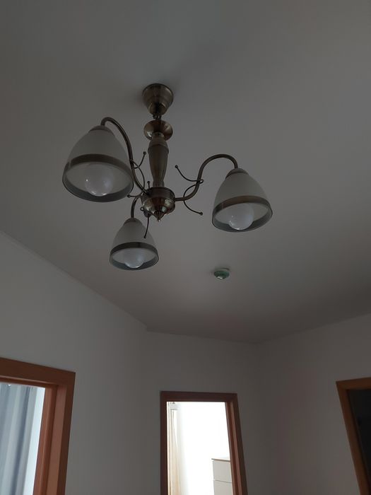 продам люстры по 5 тыс.