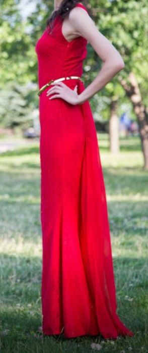 Продаю красное платье