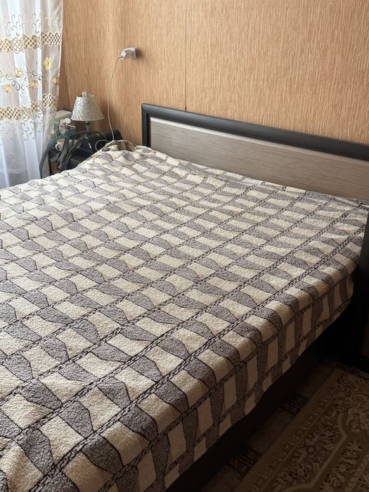 Продам спальный гарнитур