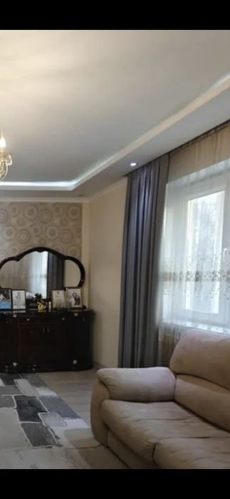 Продам шторы в отличном состоянии.