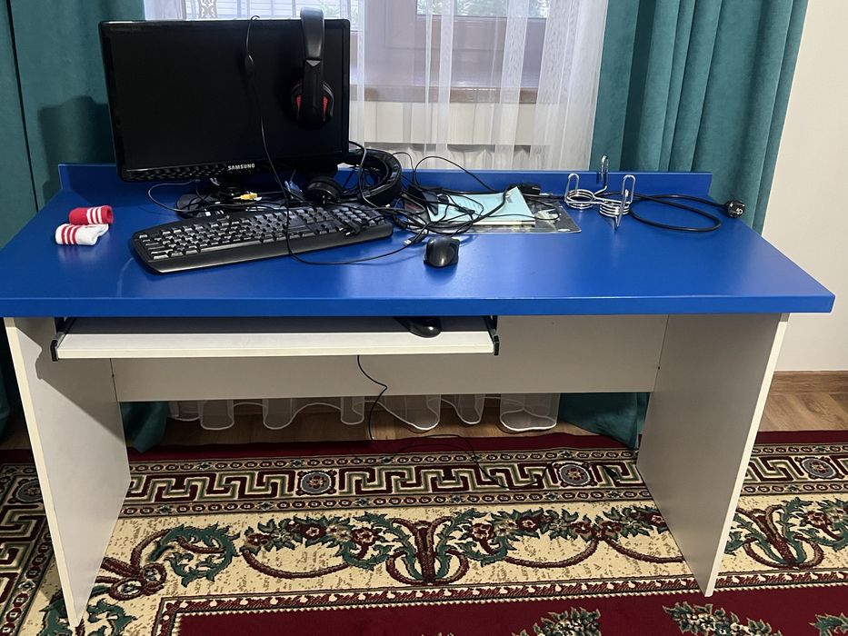 Компьютерный столик со стульчиком