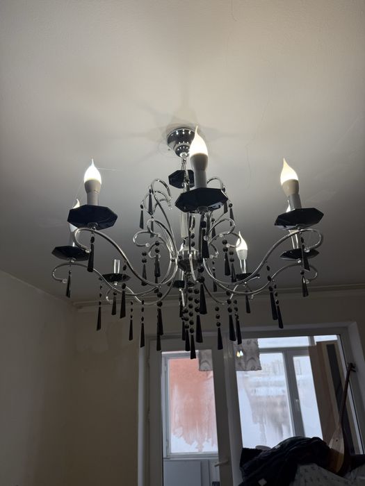 Продам люстры, в хорошем состоянии…………………