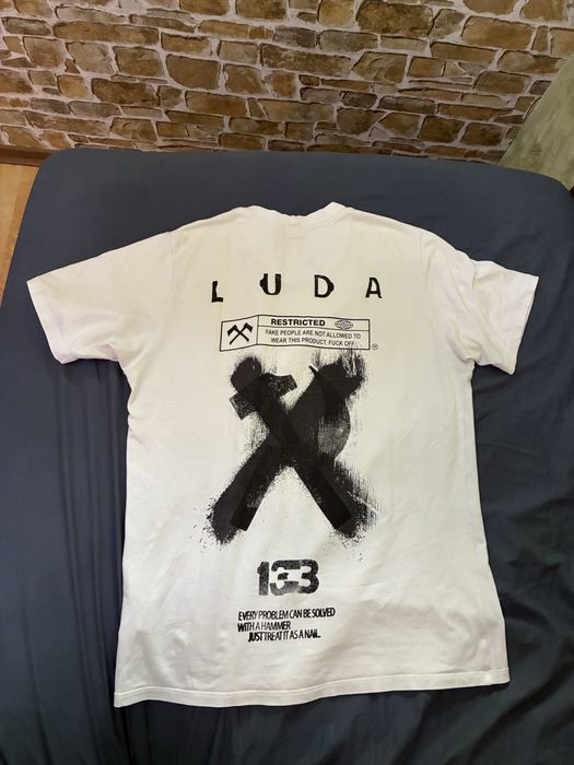 Продавам тениски на Luda и prizrak