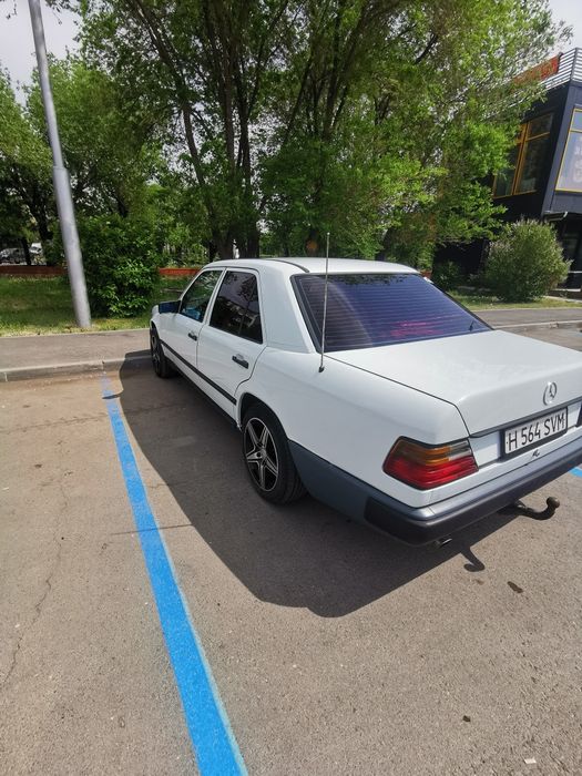 Мерседес бенц в отличном состоянии