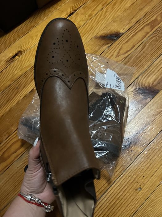 Два чифта нови боти