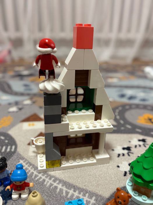 Lego Duplo пряничный домик Санты