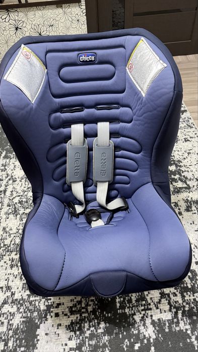 Продам автокресдо chicco