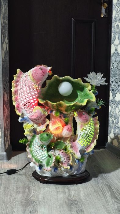 Стильный светильник/настольная лампа-отличное состояние