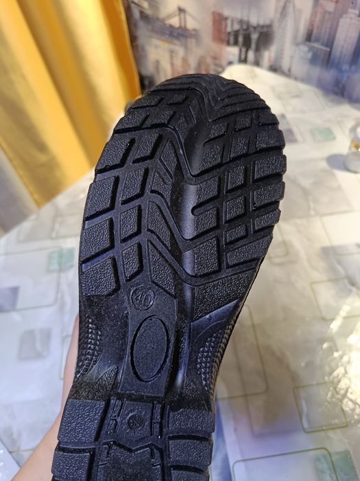 Продам спец обувь!