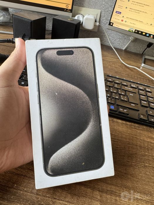 Iphone 15 pro, 87 % yonkost, $700
