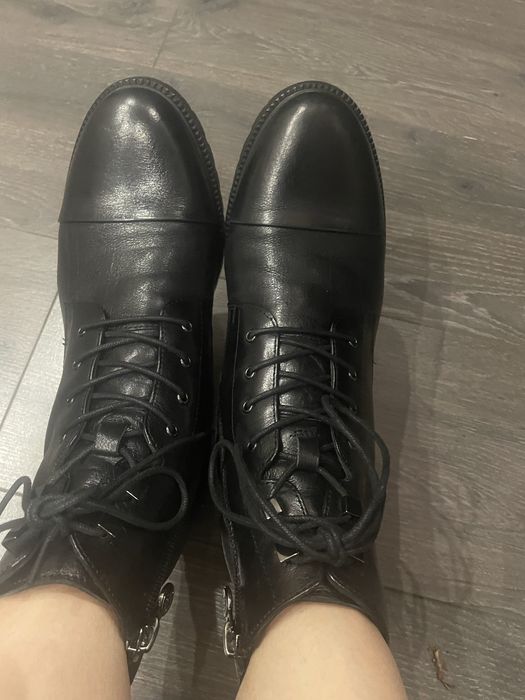 Женские демисезонные ботинки