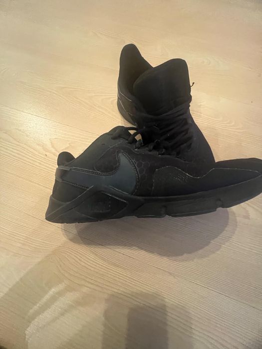 Маратонки Nike номер 42.5