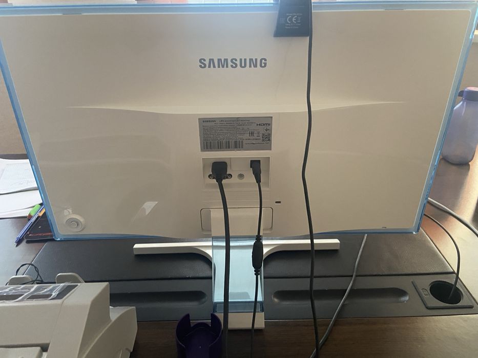 Монитор Samsung S27E391H белый