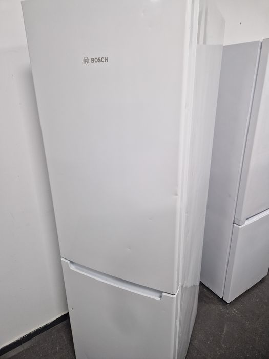 Хладилник с фризер Bosch A++ No Frost