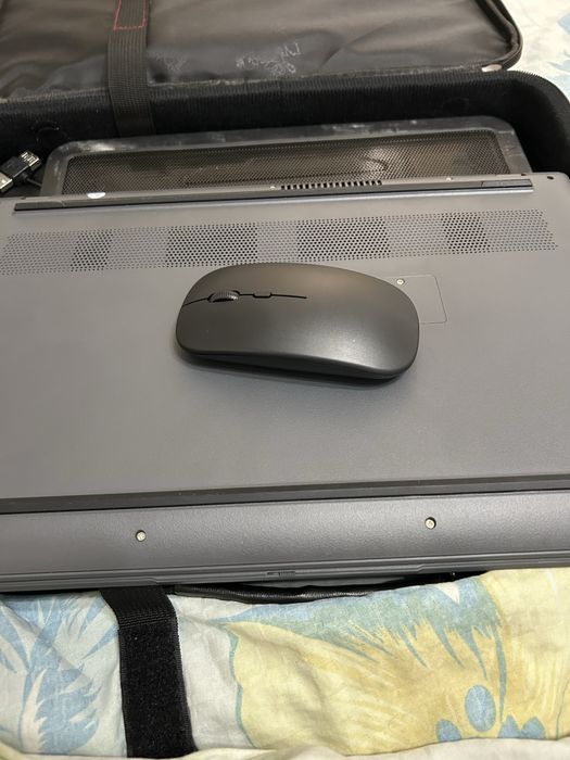 Ноутбук еще на гарантии,