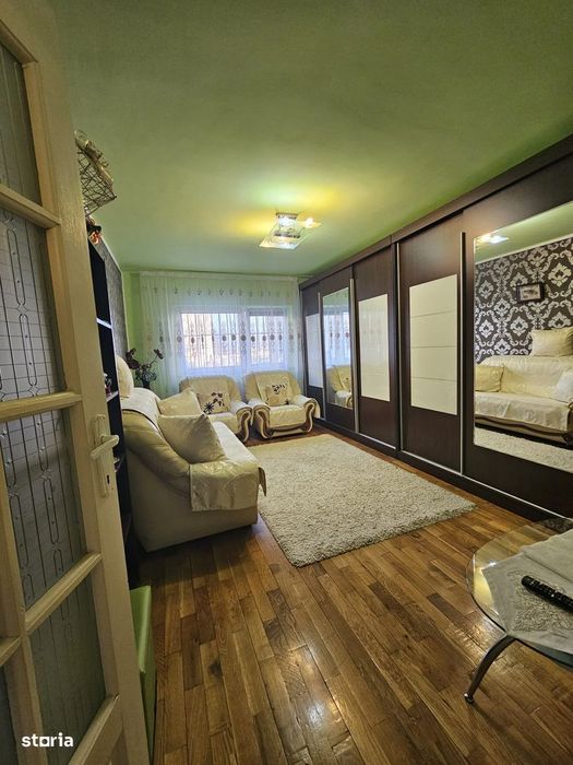 Apartament 3 camere,parter – Zona Piața Centrala