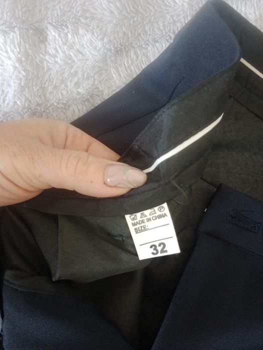 Продам Школьные брюки
