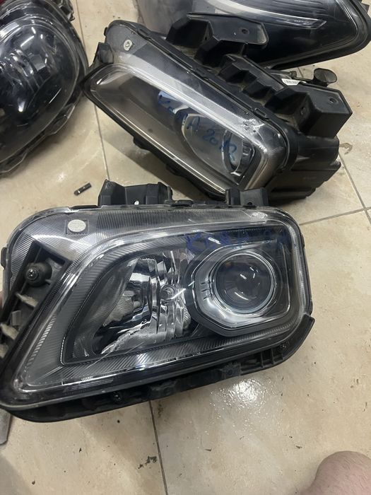 Vand faruri auto