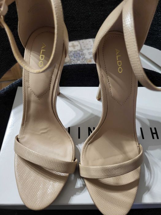 Високи сандали Aldo 38