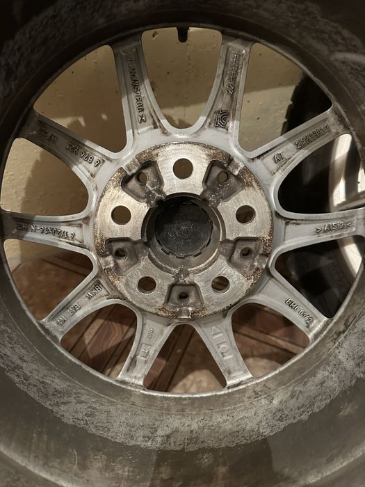 Jante originale BMW R16 cu anvelope iarna Goodyear205/60/16 RunFlat