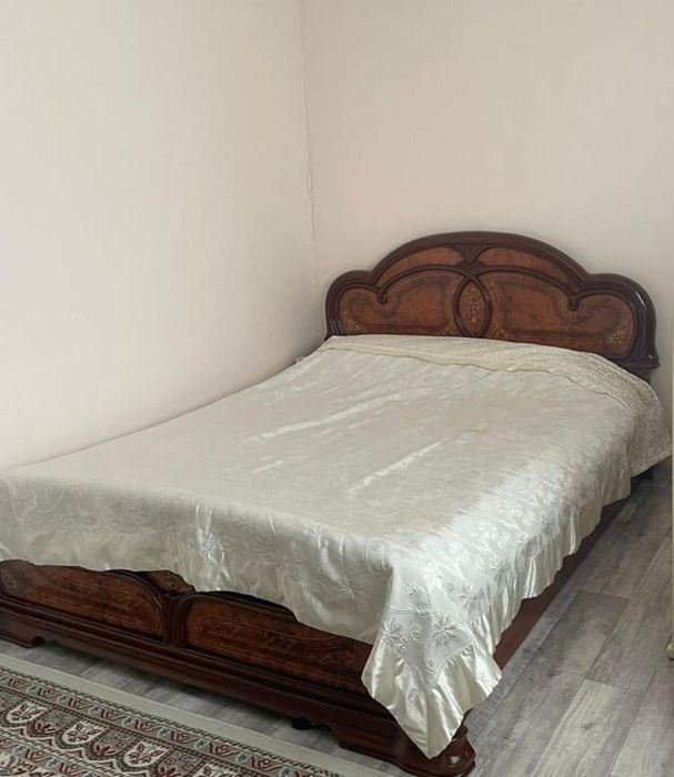 Продам спальный гарнитур