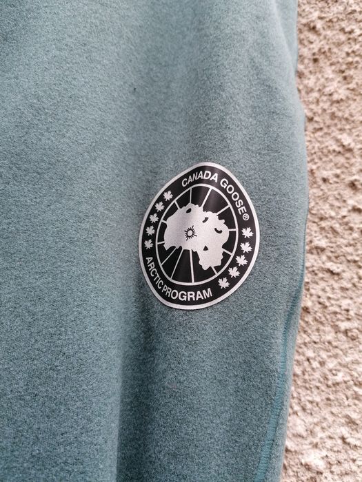 Продавам ново мъжко долнище / клин топло термобельо Canada Goose