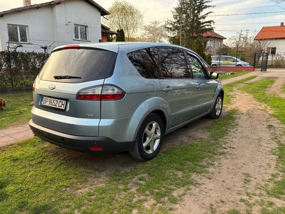 Продавам Ford S-Max