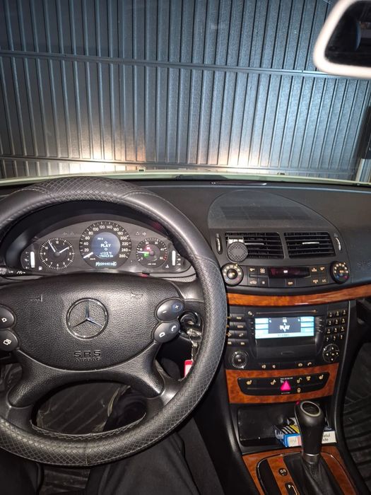 MERCEDES-BENZ E-Class 2009 — imagine 5