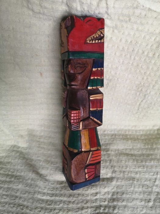 sculptura lemn-totem indian
