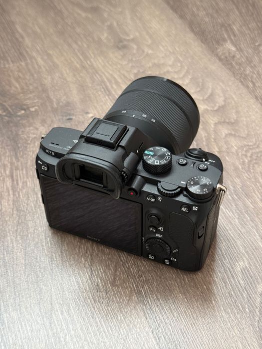 Sony Alpha A7 III Kit 28–70mm