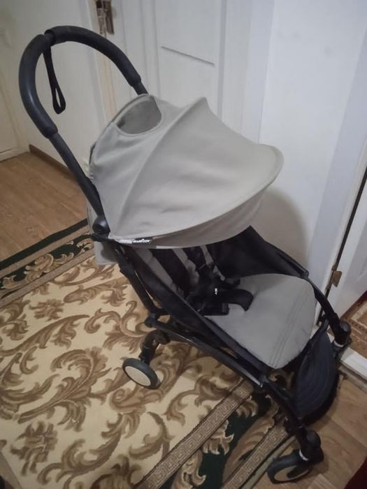 Продам yoyo коляску б/у состояние отличное 
Цена 500.000