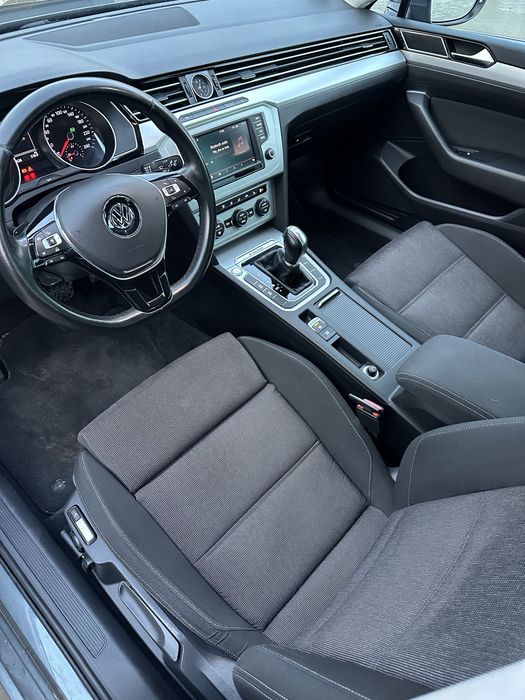 Volkswagen Passat B8 190cp 4motion DSG  Camera Led Keyless