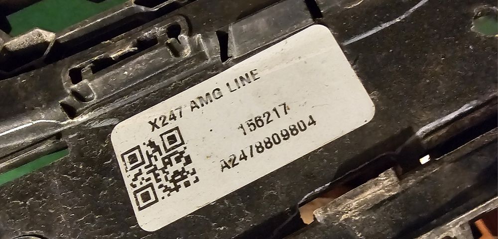 Mercedes glb x247 решетка AMG Line с дупка за камера